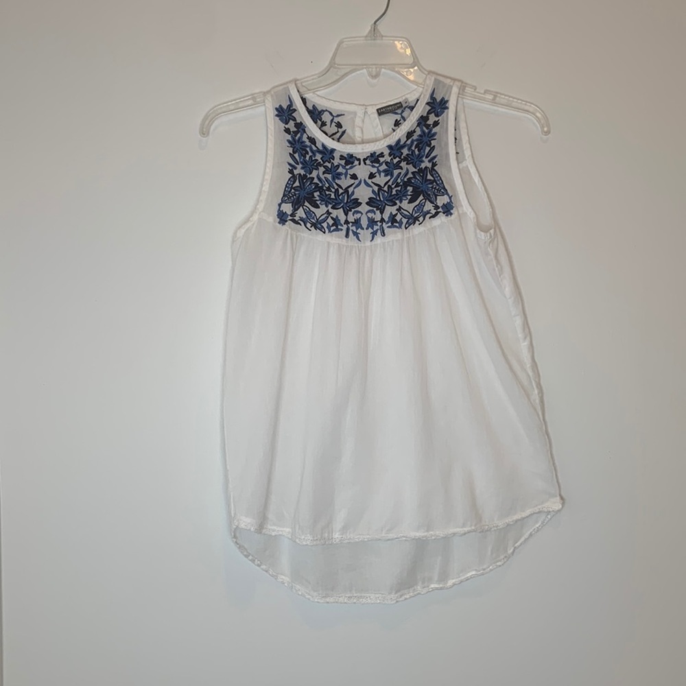 Earthbound White tank blue embroidery w crochet lace. Size M - PRICE REDUCED